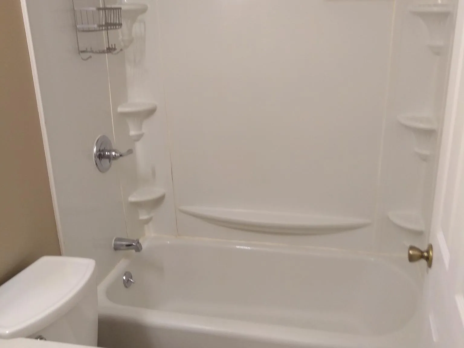 1 bed, 450 sqft, $1,800 — Photo 2