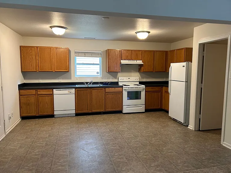 3015 Meadow Knoll Dr — Photo 6