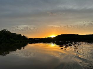 404 Sunset Bay Dr, Chico, TX 76431