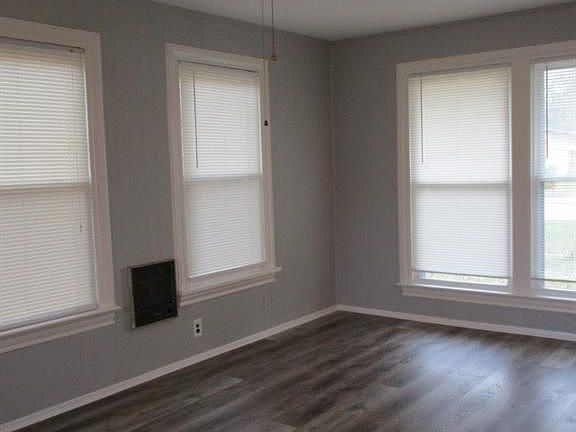 4th image of 104 Wisteria St
