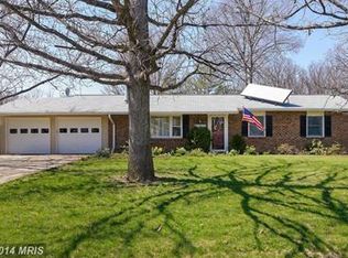 951 Bayshire Ct, Herndon, VA 20170