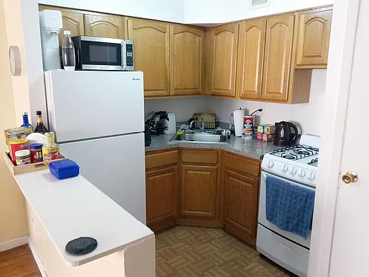 Rented by PMG Real Estate  | media 8