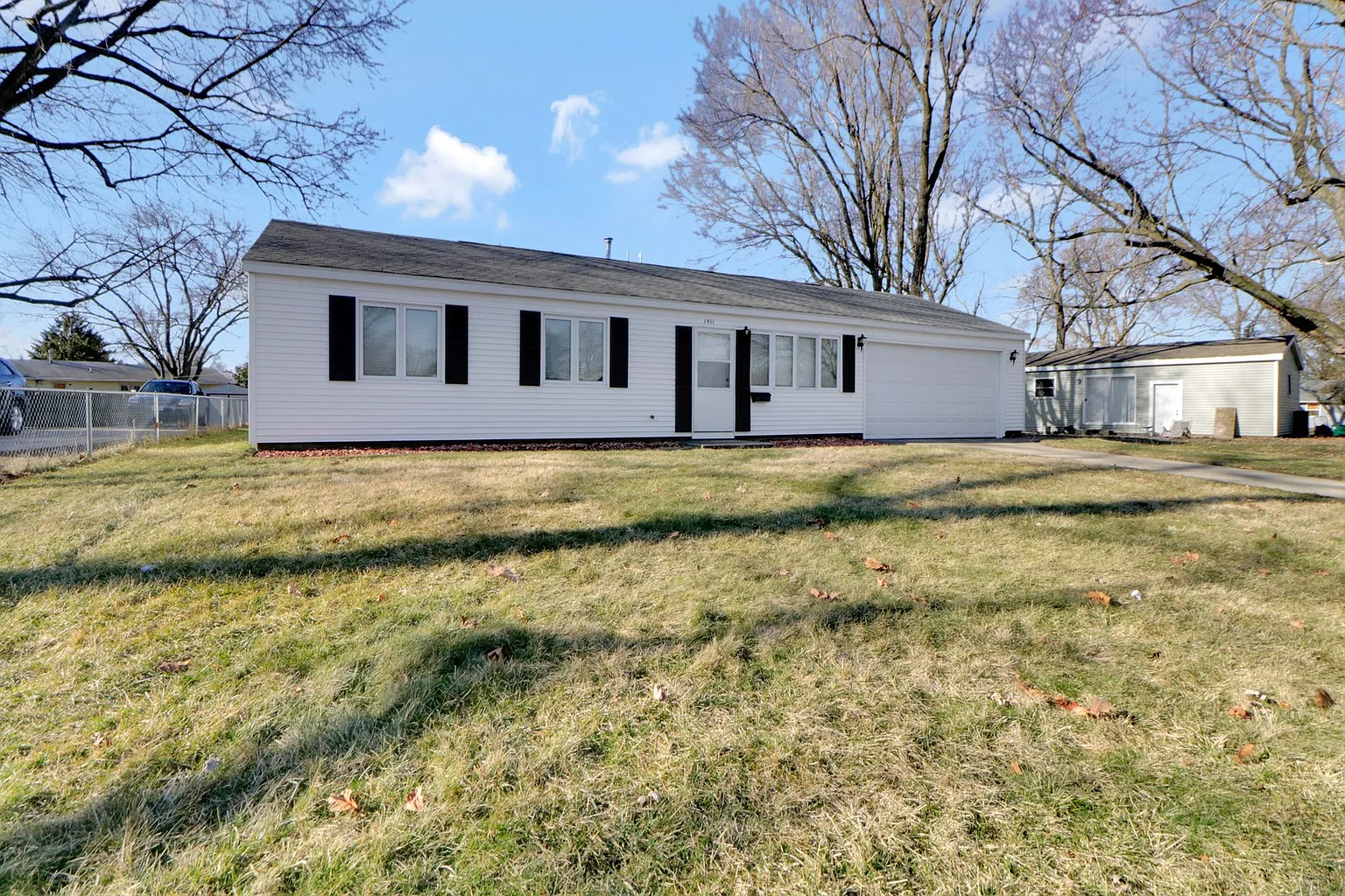 1511 Winston Dr photo 1