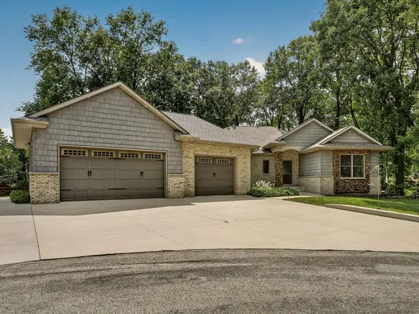 2130 Arlen Ct SW, Rochester, MN 55902