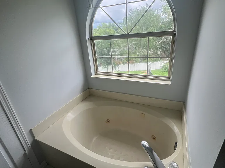 3504 Thornehill Dr — Photo 24