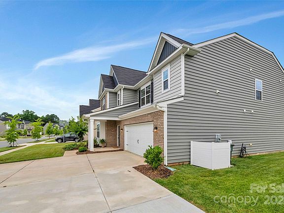3rd image of 3330 Sand Post Oak Ct