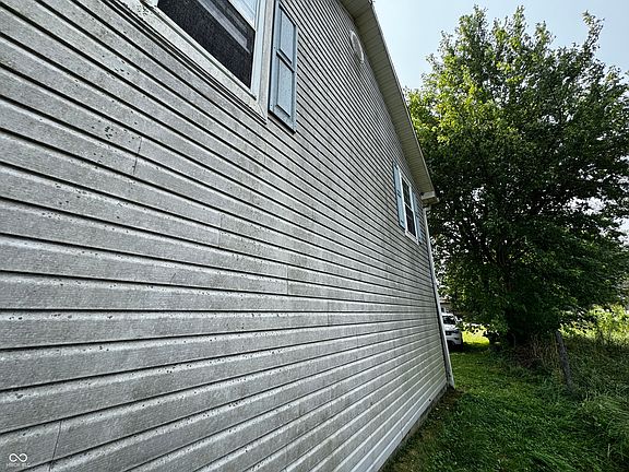 4th image of 613 N 4th St
