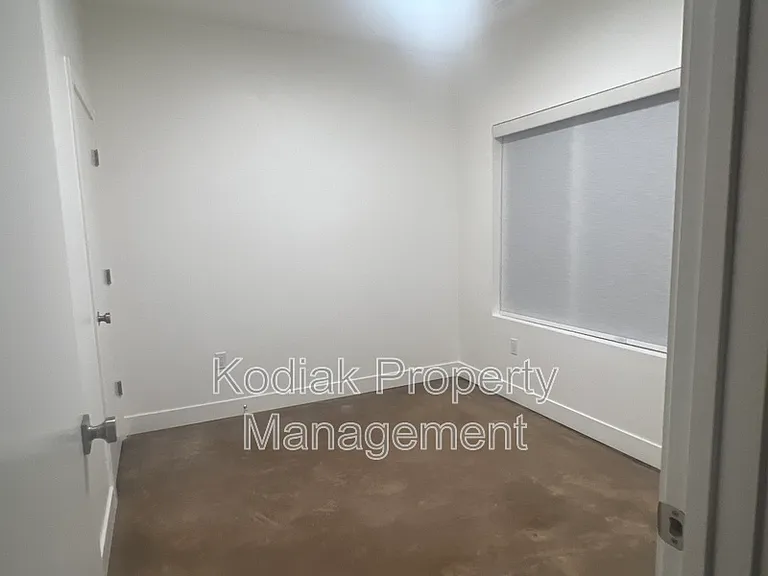765 N 400 W #204 — Photo 5