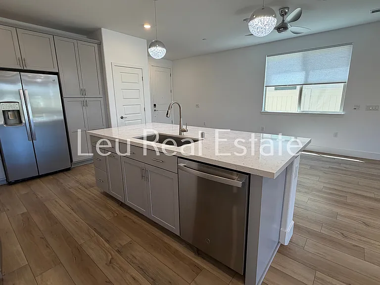 8961 Cerro Vista Dr — Photo 5