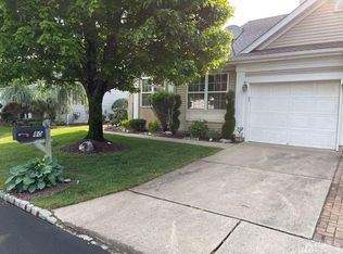 80 Birmingham Ln, Monroe Township, NJ