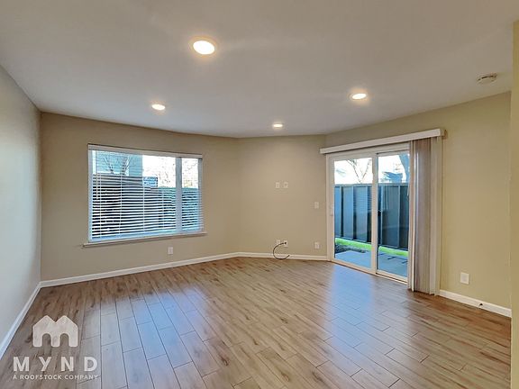 3rd image of 2522 T St APT 1