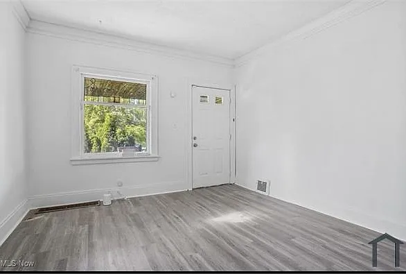 3 bed, 2505 sqft, $1,300 — Photo 3