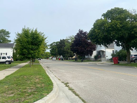 4th image of 1016 Lockwood St