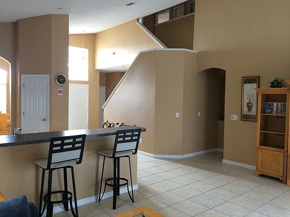 5th image of 710 Bloomingdale Dr