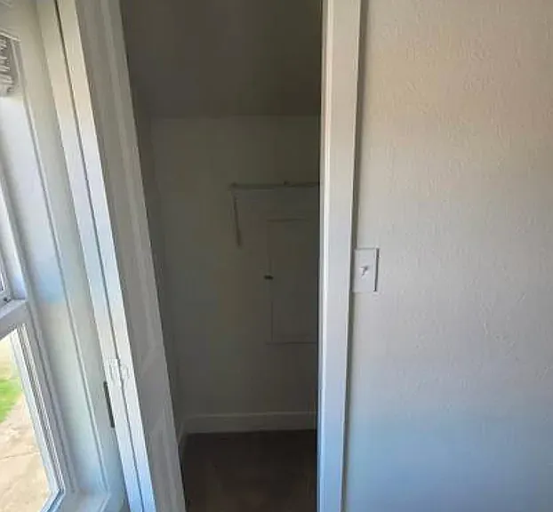 424 Park Ave — Photo 11