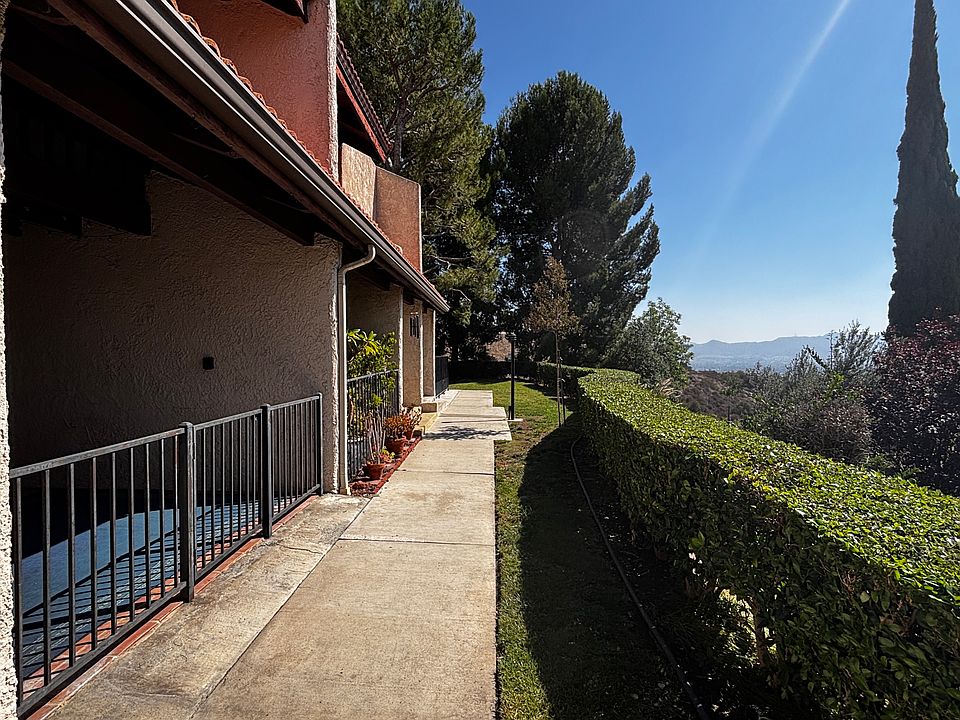 1st image of 8005 Via Verona