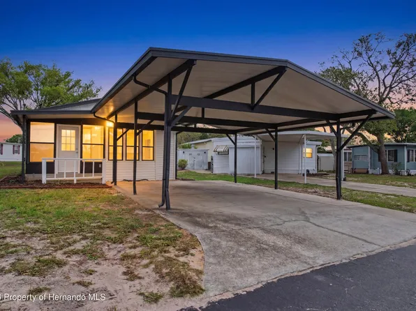 9569 Gray Fox Dr, Weeki Wachee, FL 34613