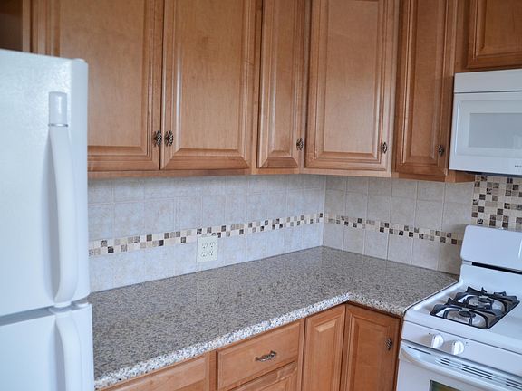 2nd image of 8676 Chalmers Dr APT 3
