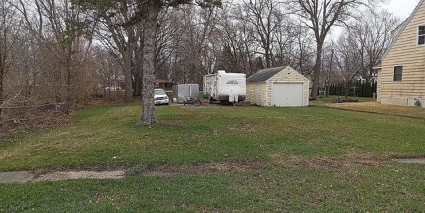 1st image of 106 2nd St S