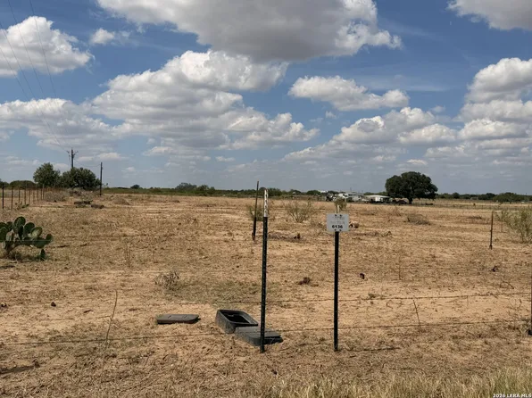 000 FM 472 LOT TR 8, Bigfoot, TX 78005
