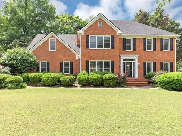 395 Clubfield Dr, Roswell, GA 30075