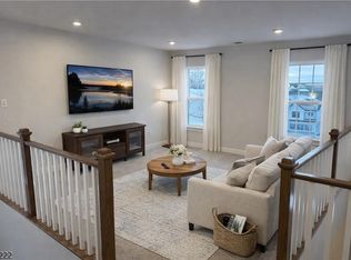 16 Glacier Way, Union Twp., NJ 08867