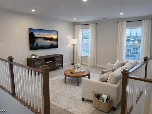 16 Glacier Way, Union Twp., NJ 08867