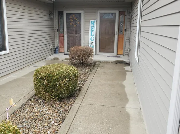1763 Amber Dr, Hobart, IN 46342