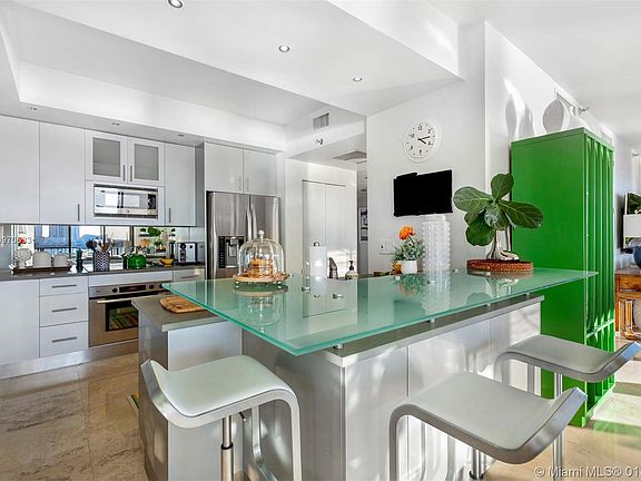 2nd image of 1000 Venetian Way APT 504