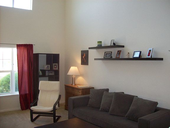 3rd image of 561 N Alton Way #A