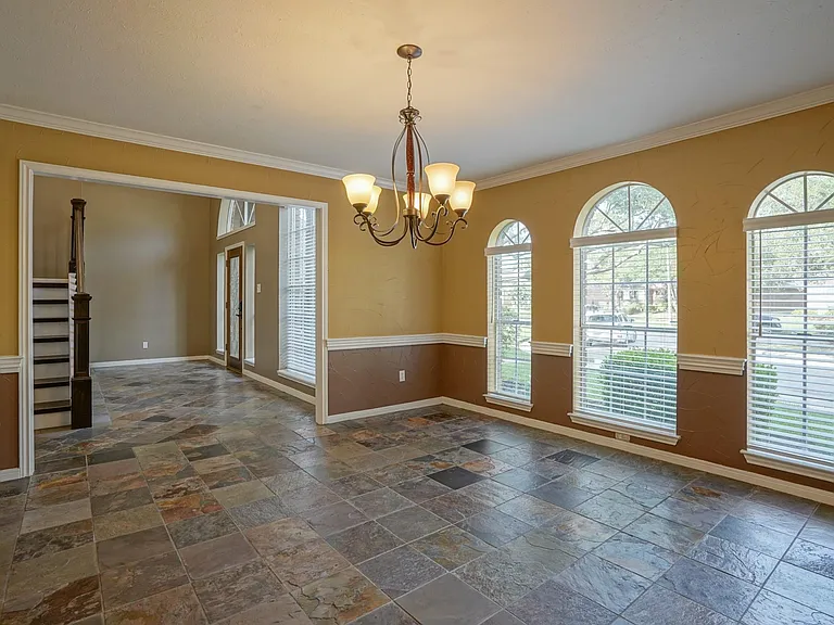 2108 Lakeway Dr — Photo 16