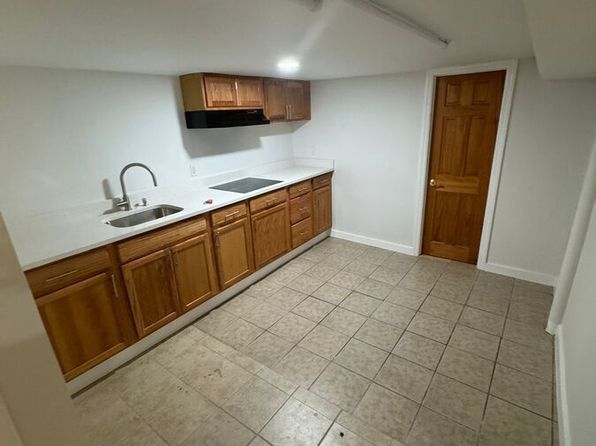 143 Voss Ave #BASEMENT