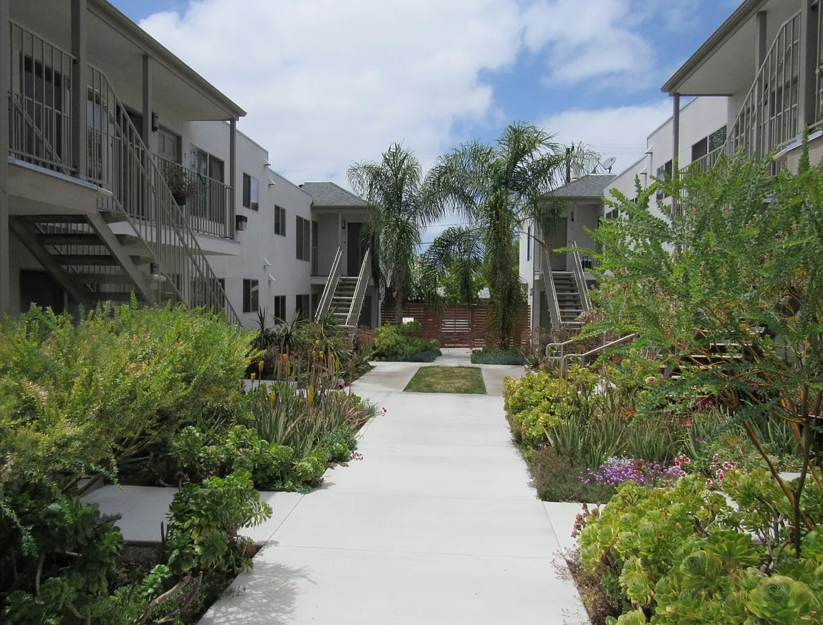 Building Photo - Casa Grande