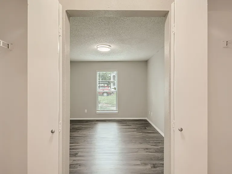 Villas At Waterchase — Photo 36