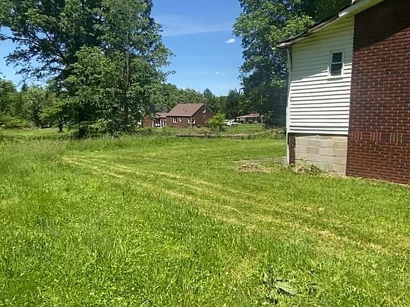 4th image of 130 Early Rd