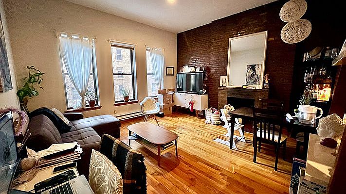 1st image of 261 W 93rd St APT 7