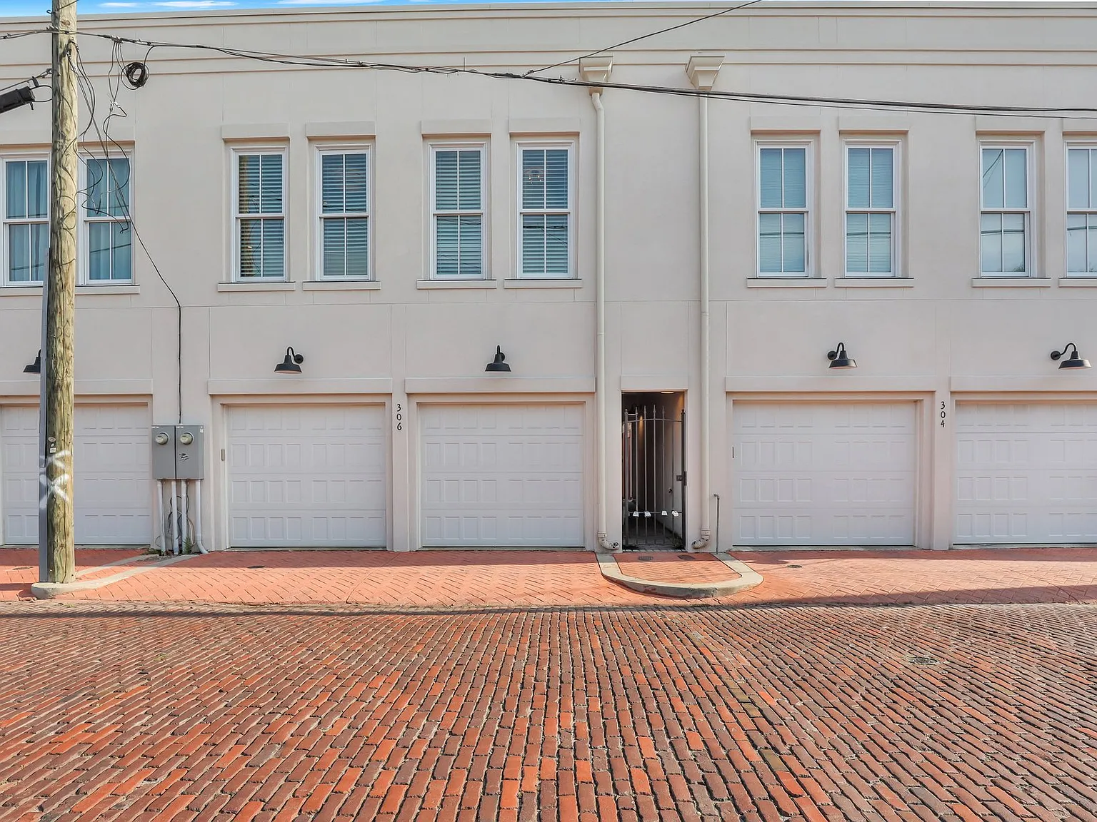 1 bed, $4,500 — Photo 1