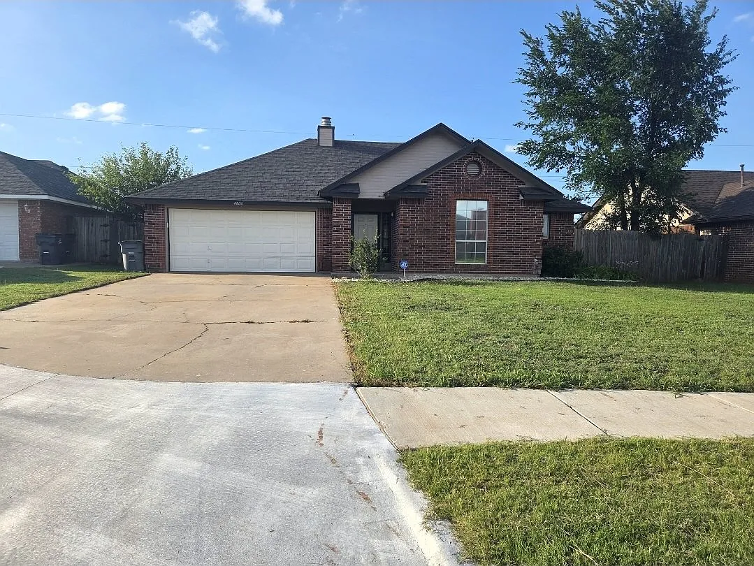 3 bed, 1383 sqft, $1,795 — Photo 1