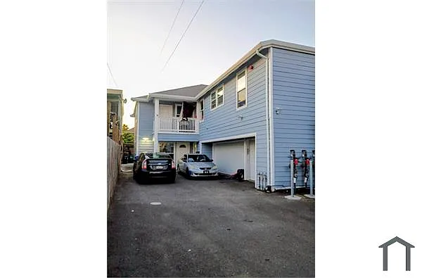 Building Photo - 1435 45th Ave
