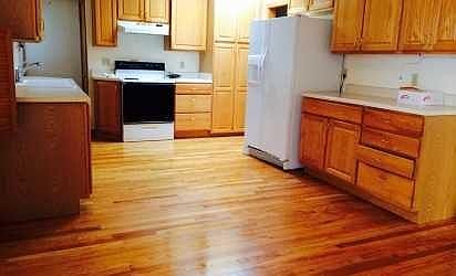 4th image of 3102 McMahan Blvd