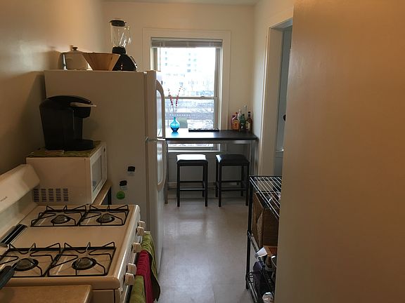2nd image of 18 E Northwest Hwy APT 7