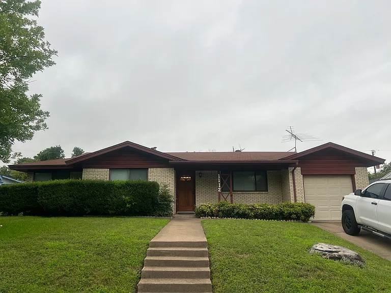 1112 Benbrook Ter — Photo 1
