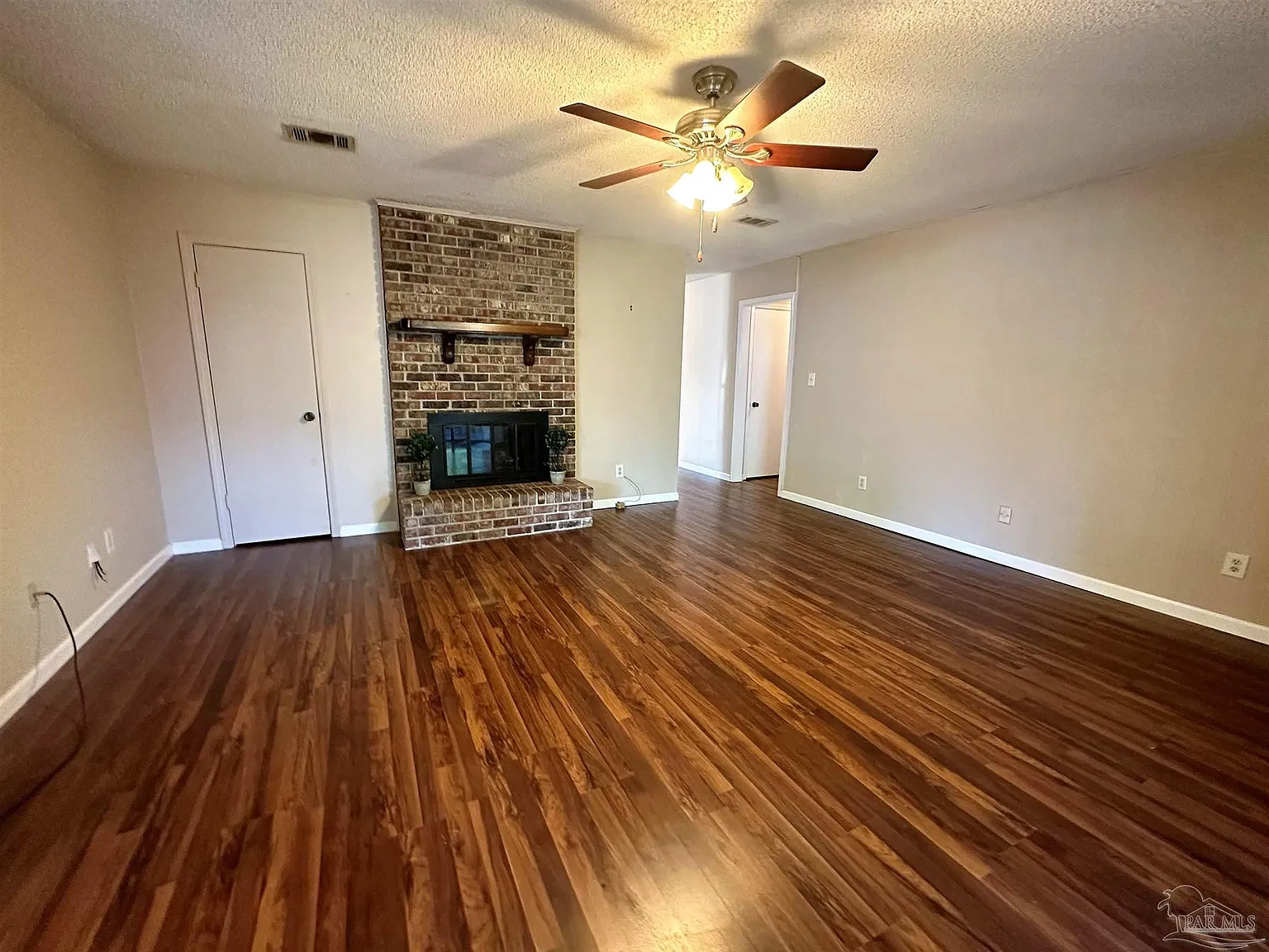3 bed, 1712 sqft, $1,850 — Photo 2