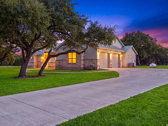 3rd image of 31131 WINDMILL LN