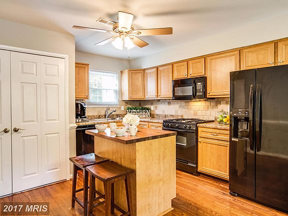 2nd image of 5559 Sherry Ct