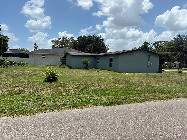 401 Morningside Dr — Photo 3