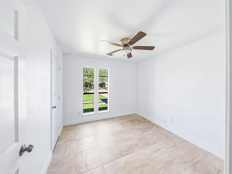 19519 Mallard Lake Ln — Photo 11