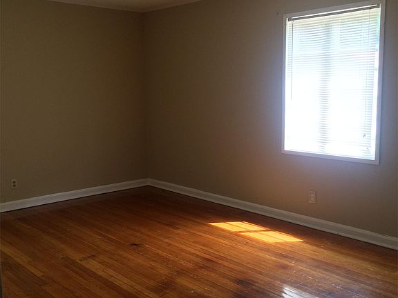 5th image of 1247 Broadmoor St