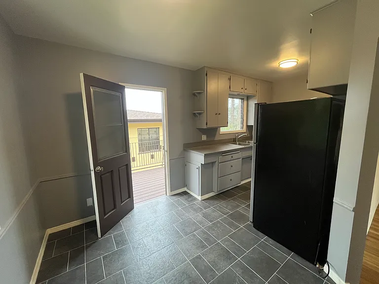 854-864 E Mendocino St #854 — Photo 5