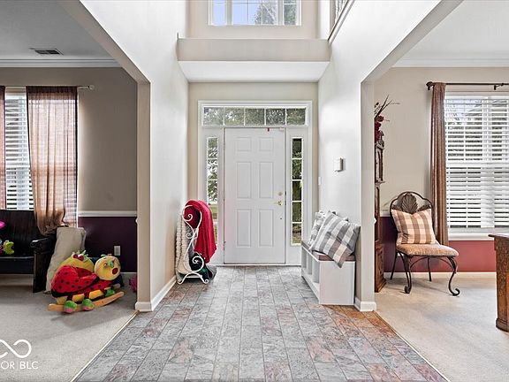3rd image of 6900 Barberry Ct